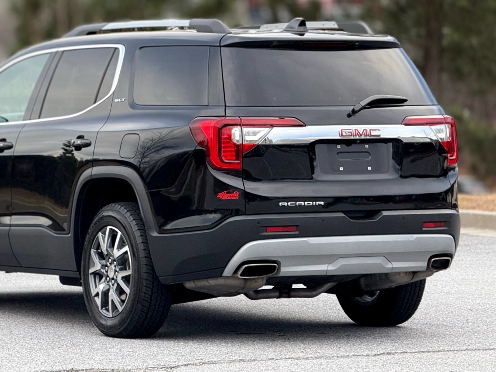 Used 2023 GMC Acadia SLT FWD image 48