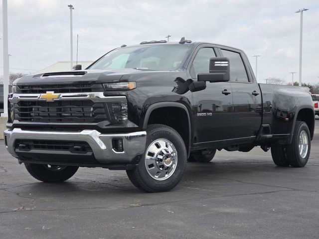 New 2026 Chevrolet Silverado 3500 LT image 2