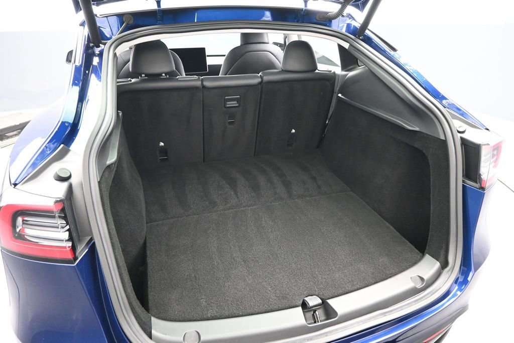 Used 2023 Tesla Model Y AWD image 31