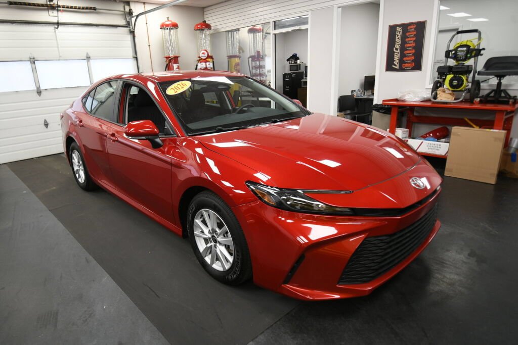 Used 2026 Toyota Camry LE FWD image 2