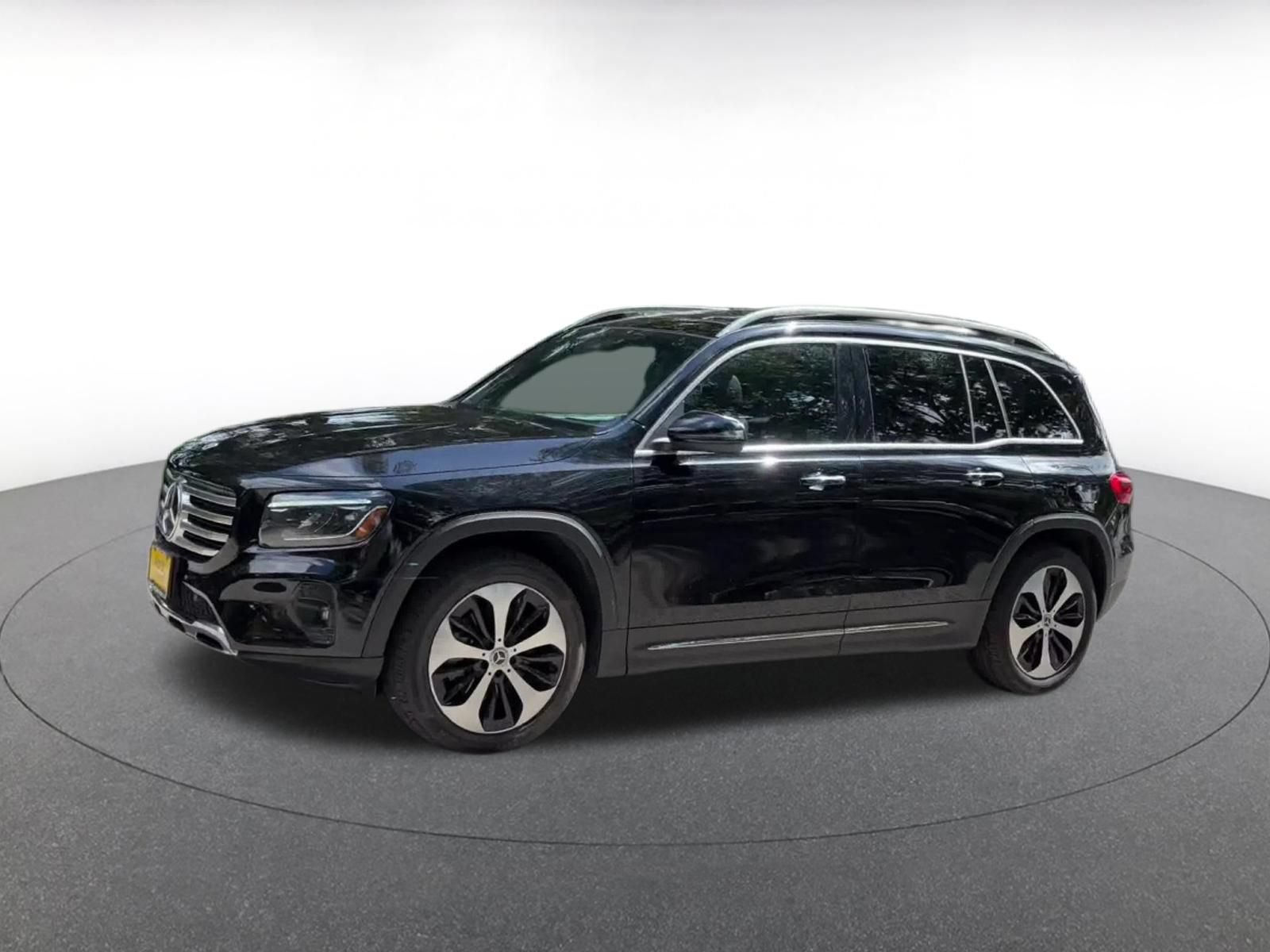 Used 2025 Mercedes-Benz GLB 250 4MATIC image 8