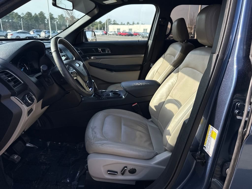 Used 2018 Ford Explorer XLT w/ Equipment Group 202A image 20