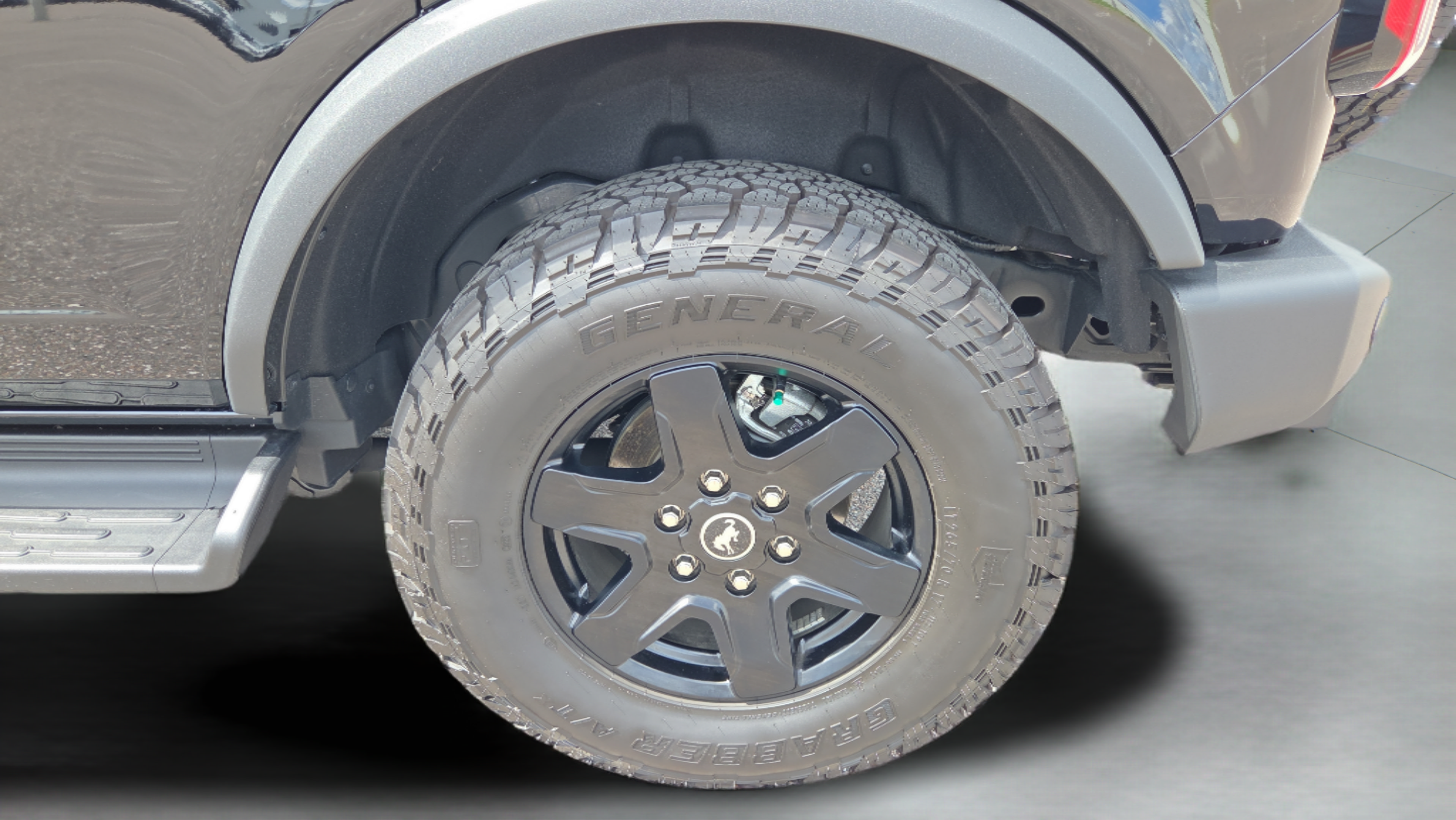 Used 2025 Ford Bronco Outer Banks AWD/4WD image 36