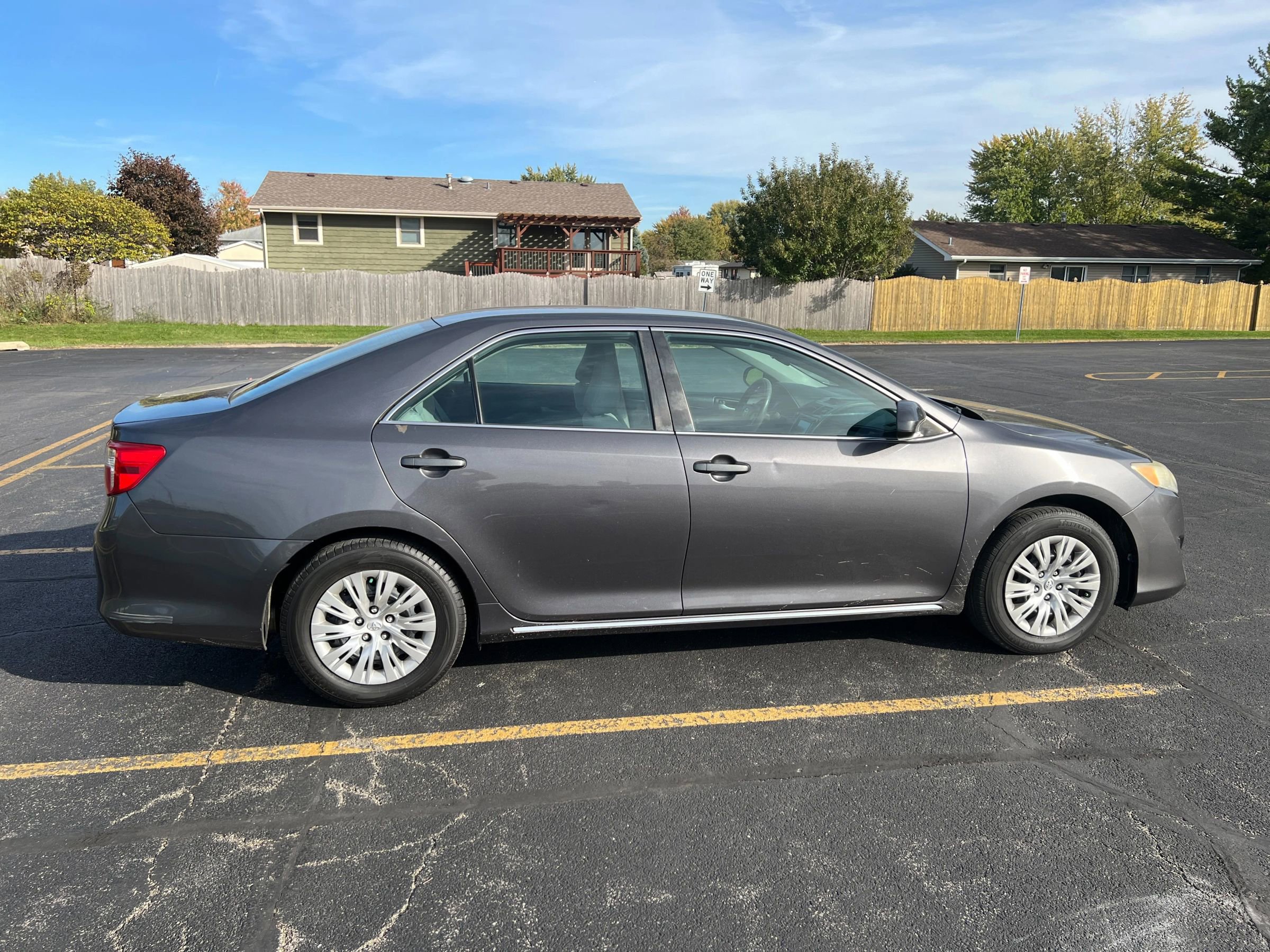 Used 2014 Toyota Camry LE FWD image 14