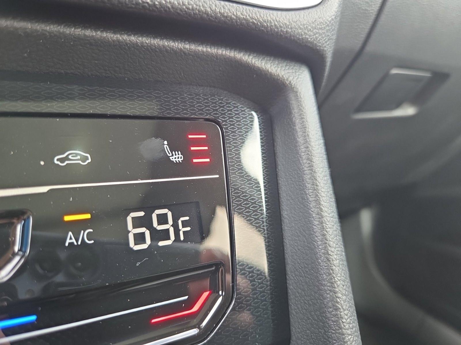 New 2027 Volkswagen Taos SE FWD image 29
