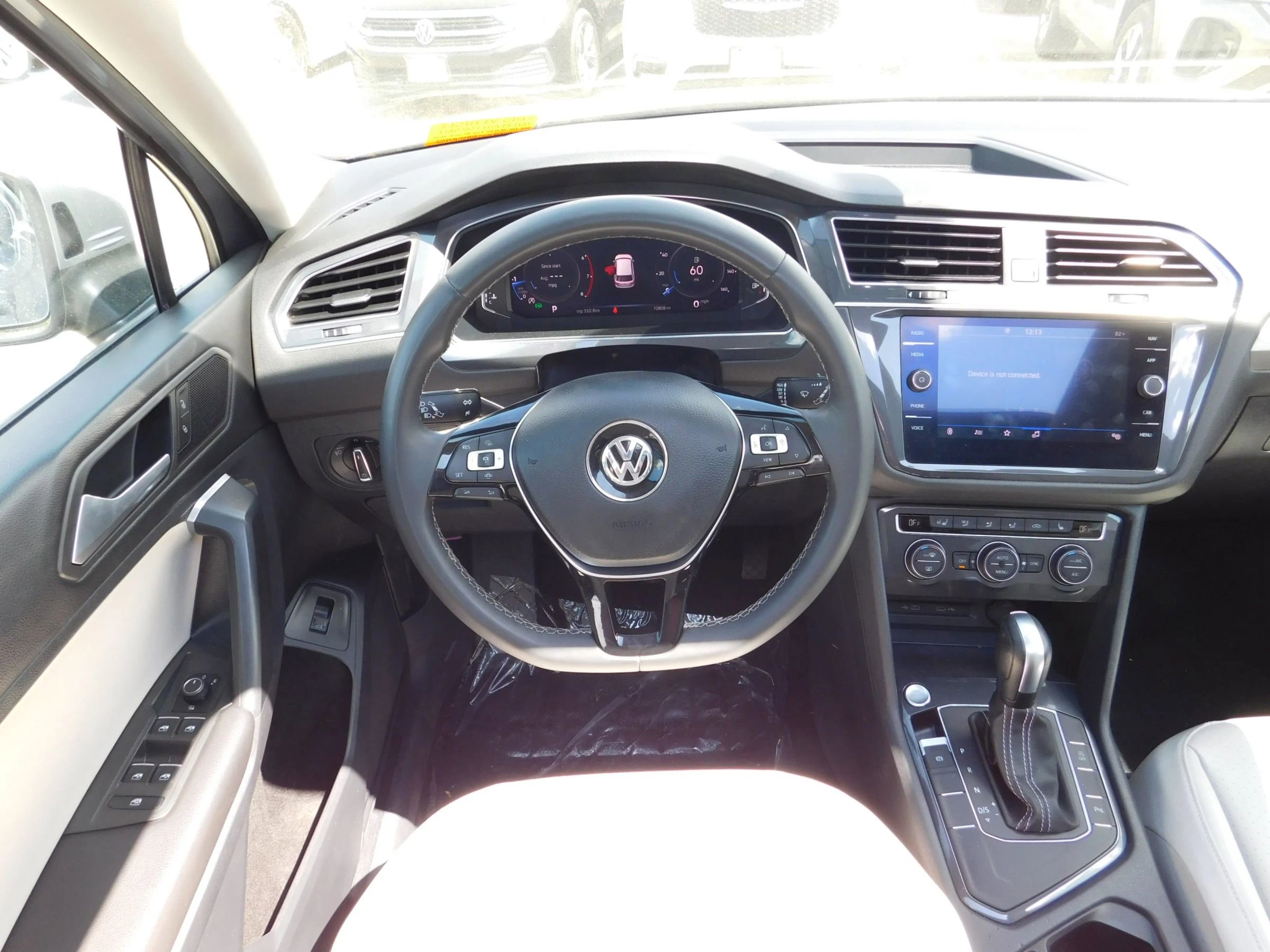 Used 2021 Volkswagen Tiguan SEL FWD image 15
