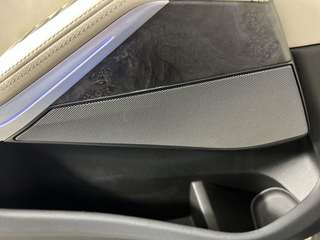 Used 2021 BMW X7 xDrive40i w/ M Sport Package image 26