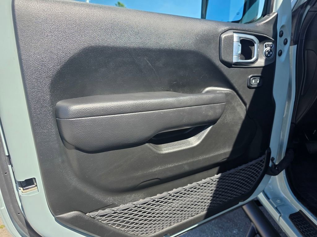 Used 2023 Jeep Wrangler Unlimited Rubicon 4xe w/ Steel Bumper Group image 15