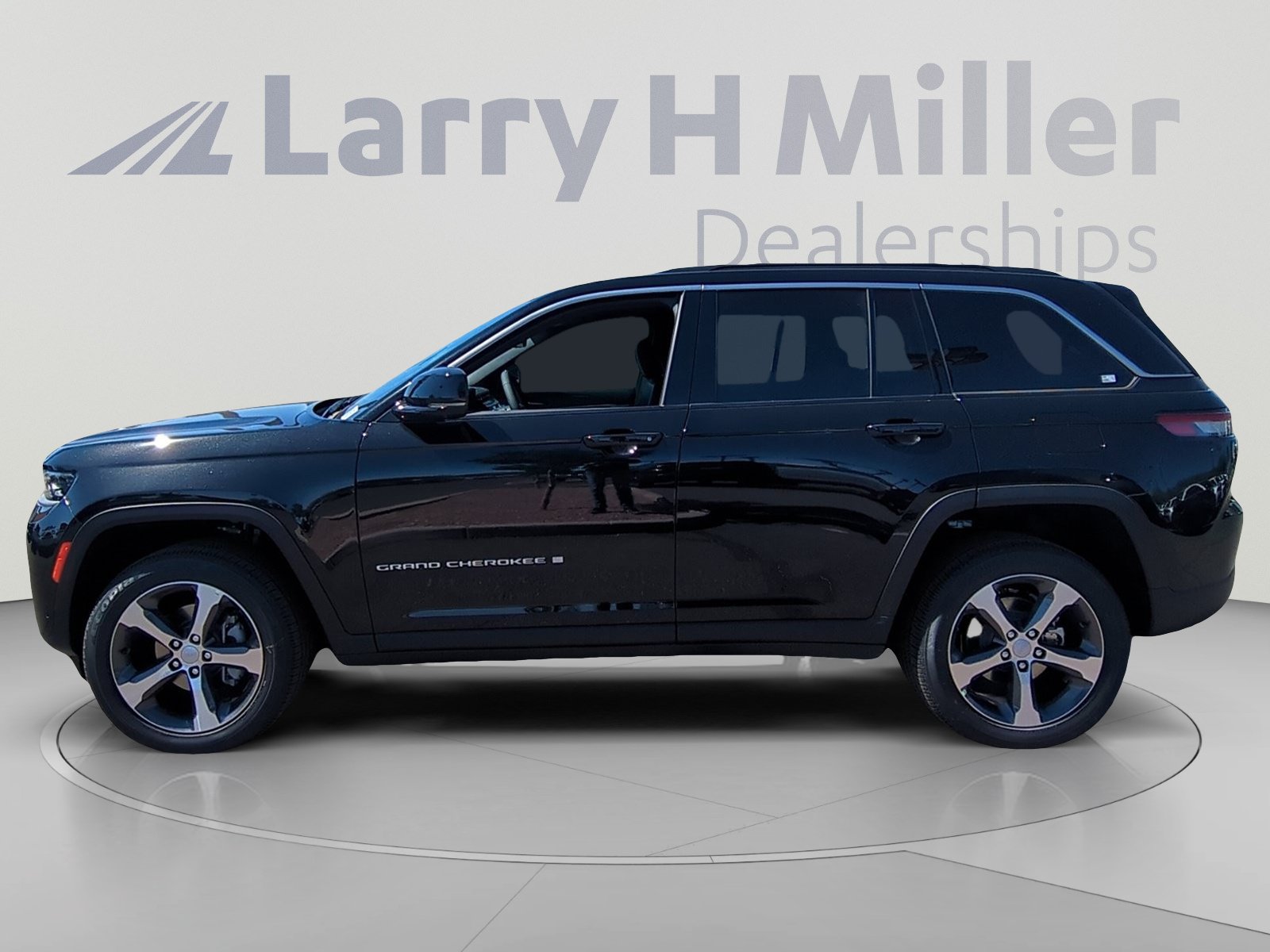New 2026 Jeep Grand Cherokee Limited w/ Luxury Tech Group II AWD/4WD video 2