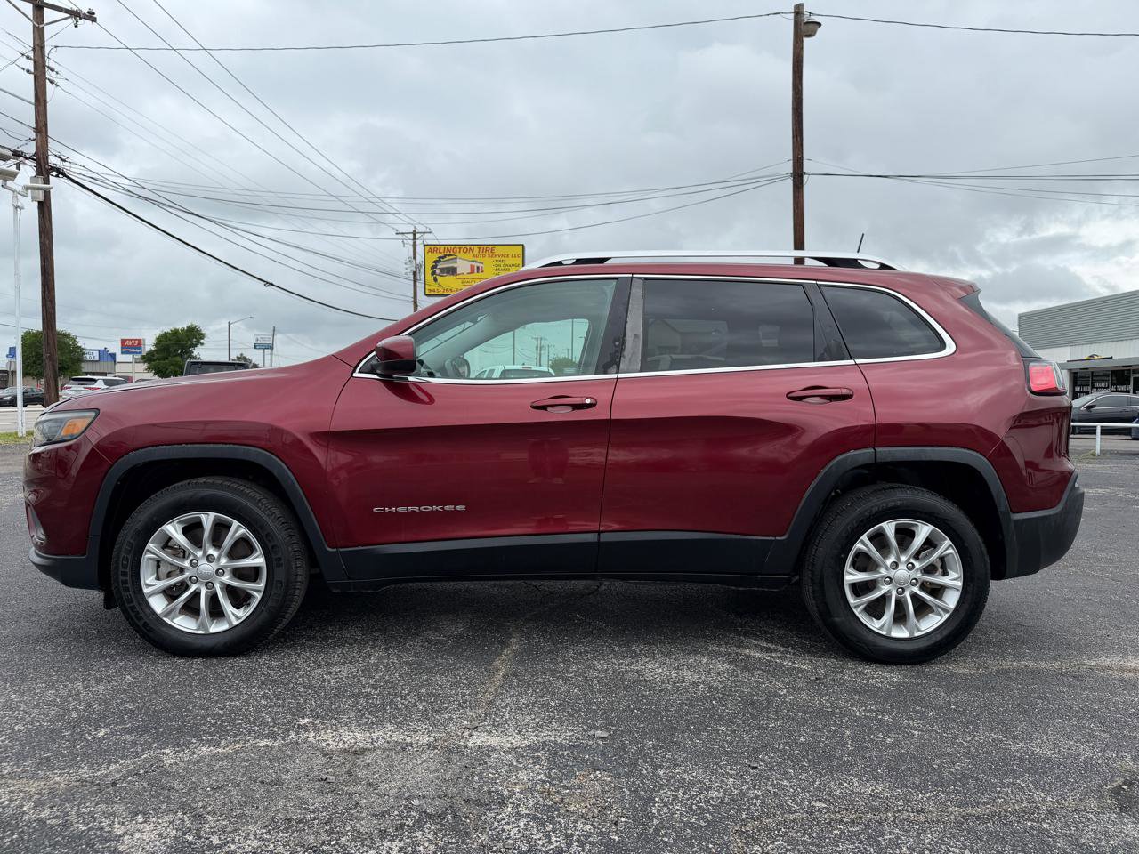 Used 2019 Jeep Cherokee Latitude w/ Popular Appearance Group AWD/4WD image 8
