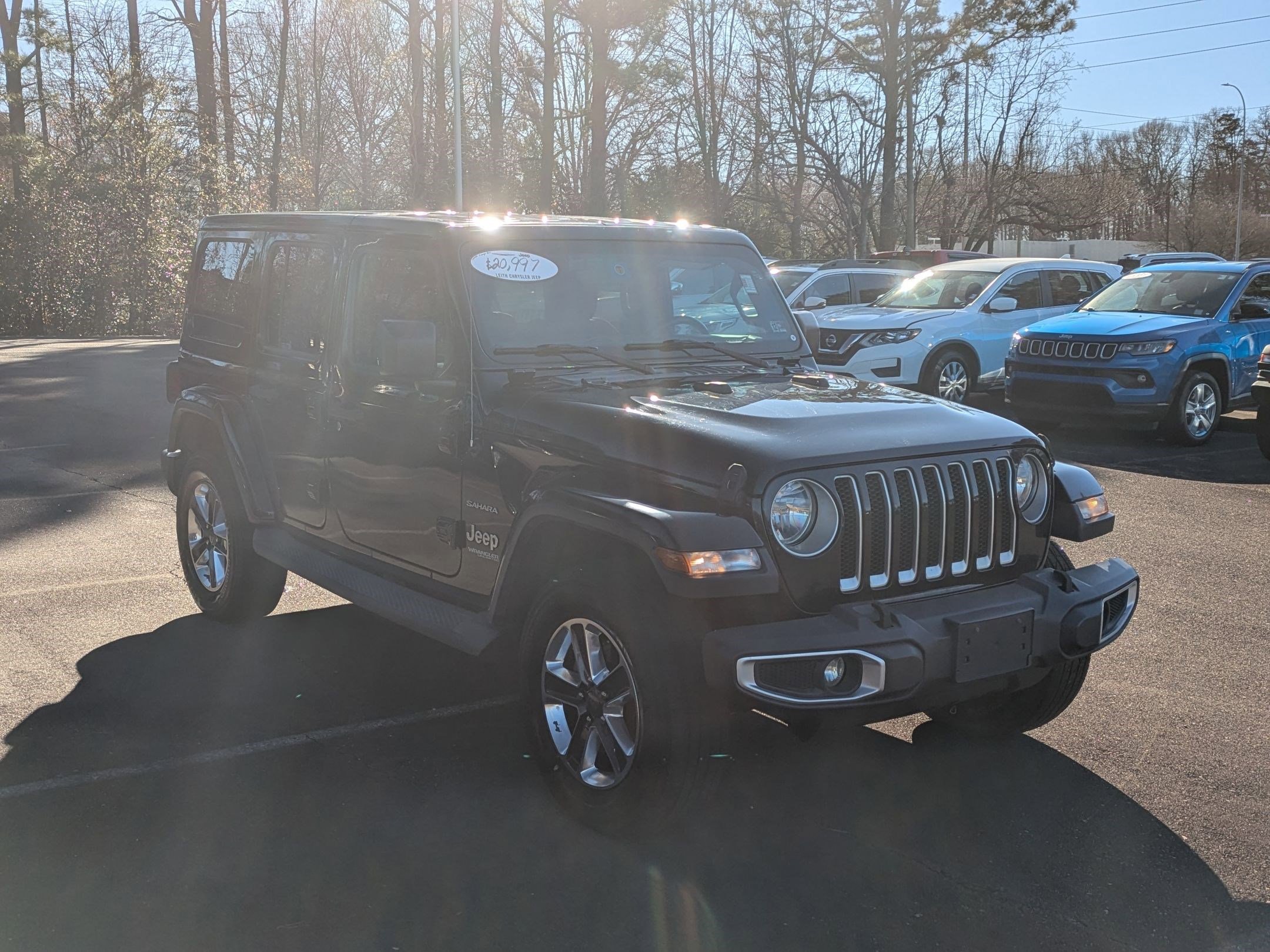 Used 2019 Jeep Wrangler Unlimited Sahara w/ Uconnect 4C Nav & Sound Group image 3