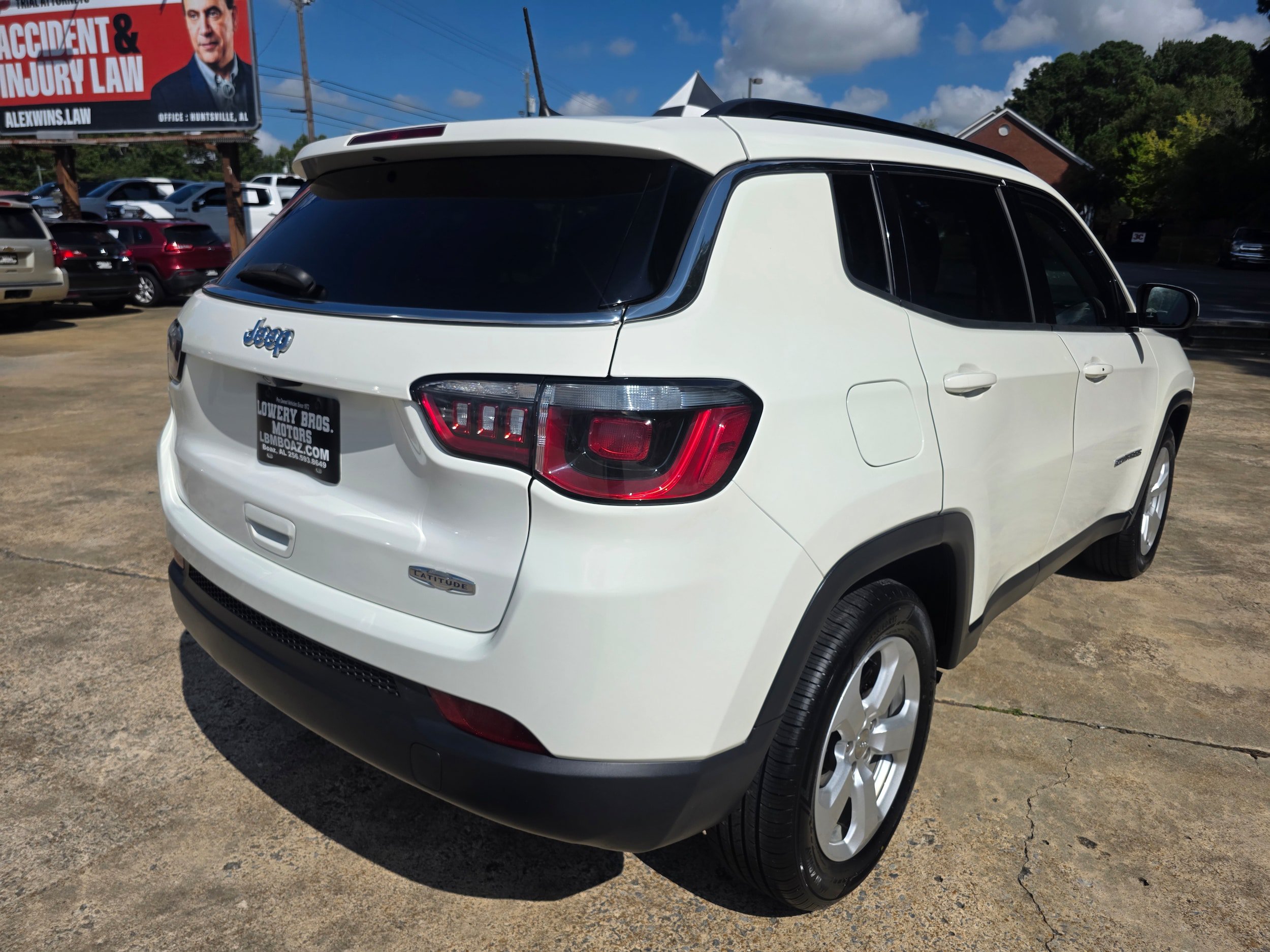 Used 2019 Jeep Compass Latitude FWD image 5
