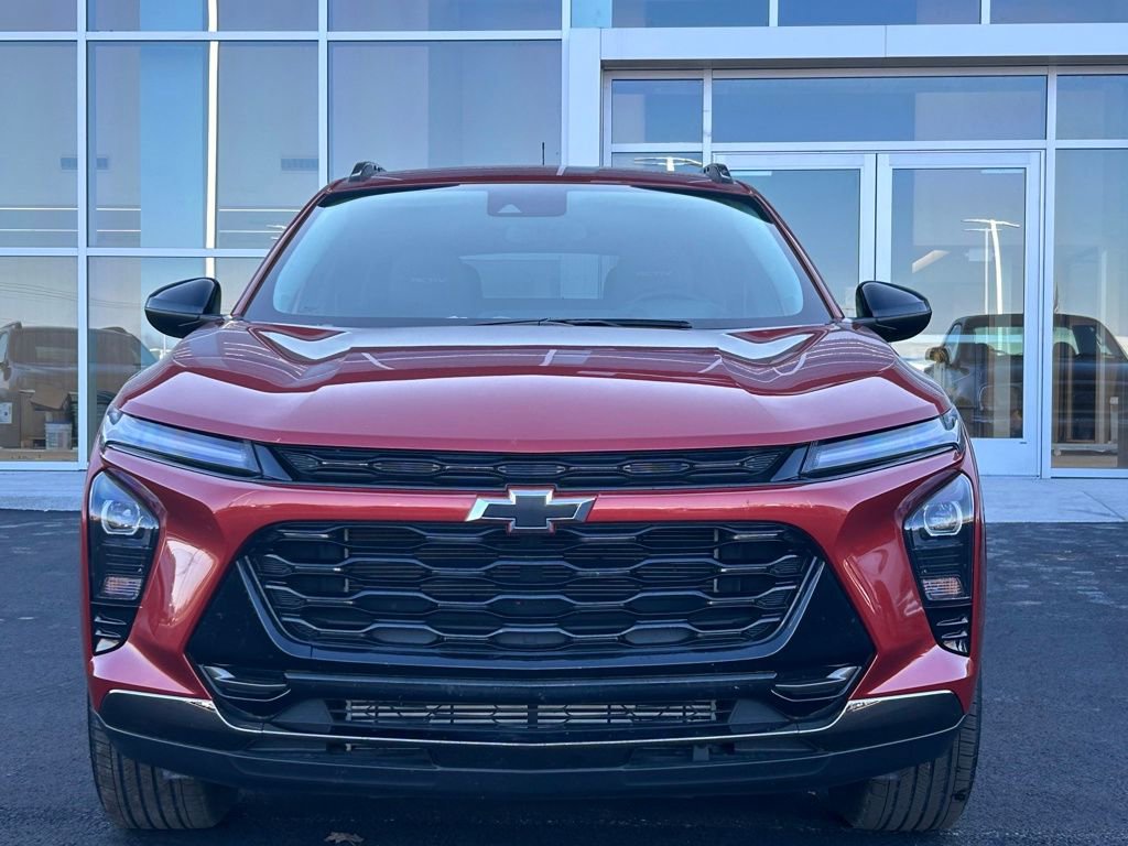 Used 2024 Chevrolet Trax ACTIV w/ Driver Confidence Package image 2