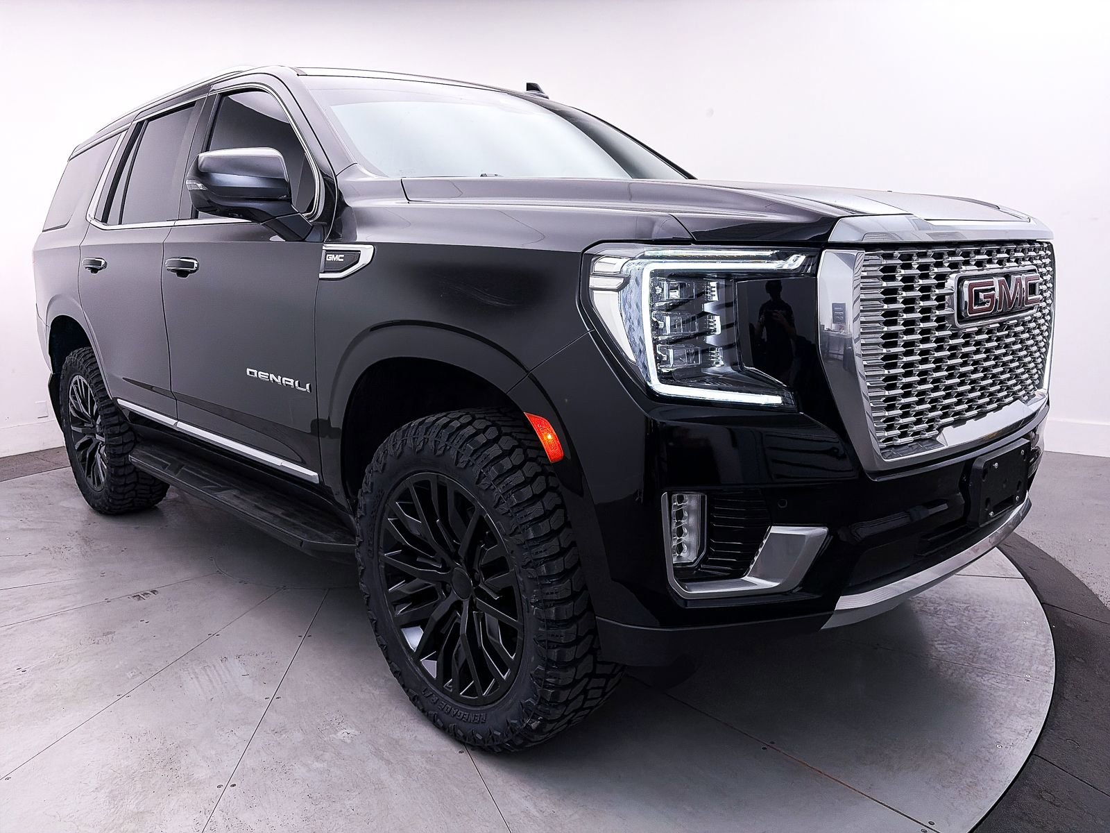Used 2024 GMC Yukon Denali AWD/4WD image 25