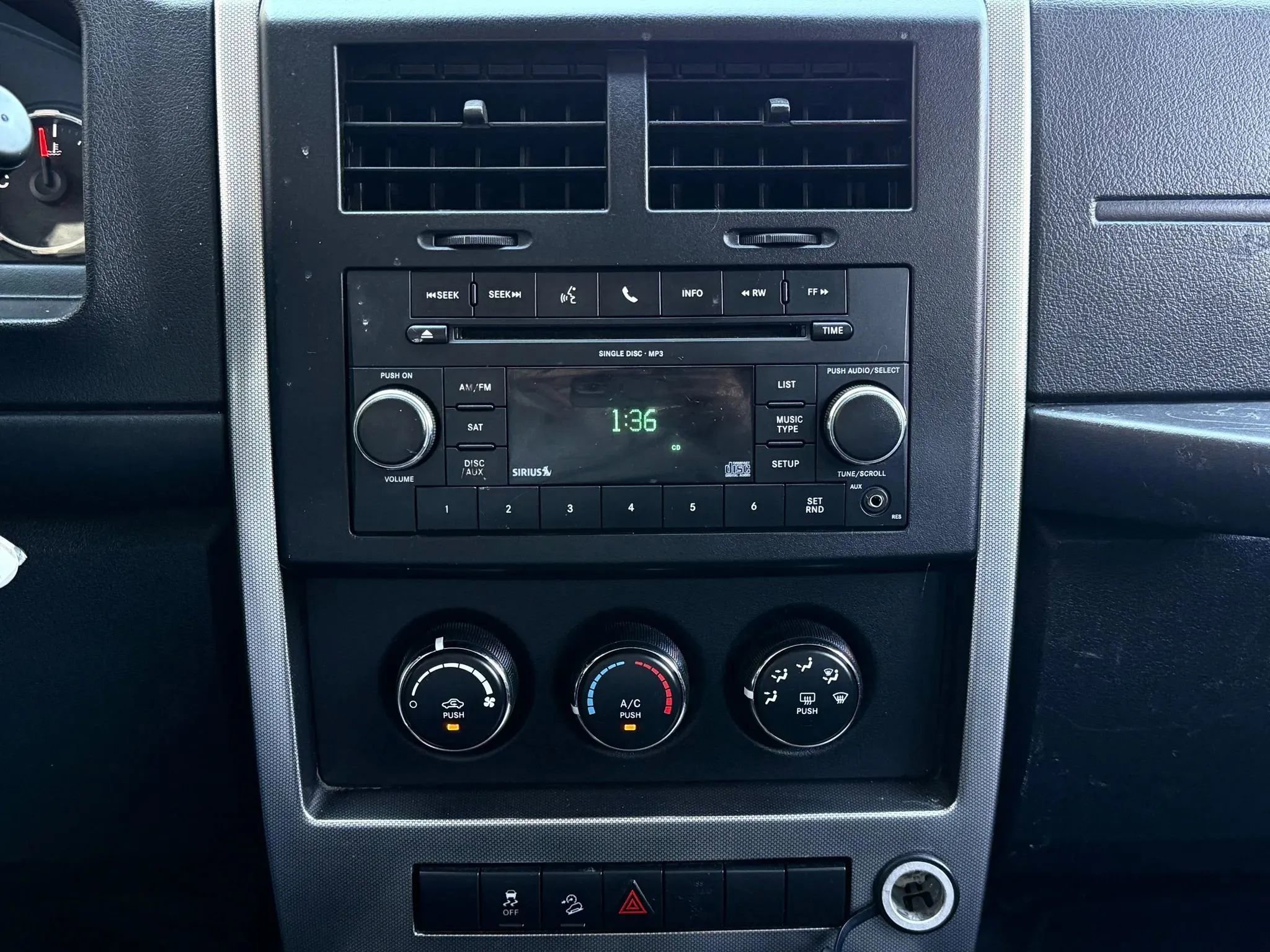 Used 2011 Jeep Liberty Sport image 25