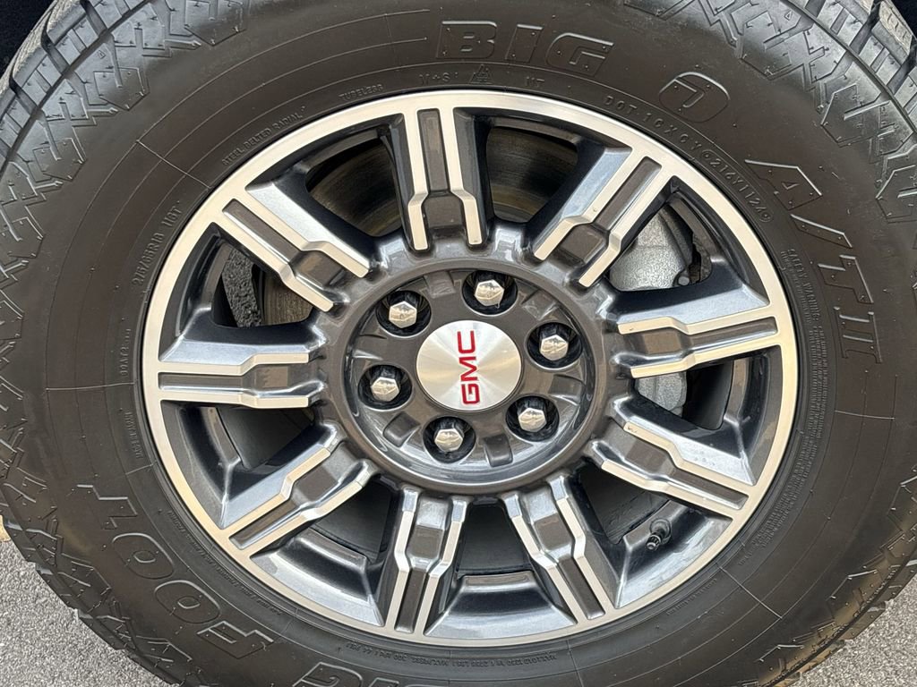 Used 2024 GMC Sierra 1500 AT4 w/ Technology Package image 32