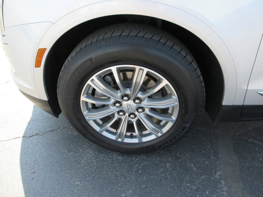 Used 2017 Cadillac XT5 Luxury w/ Driver Awareness Package AWD/4WD image 14