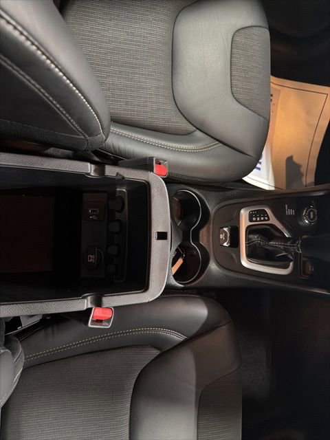 Used 2018 Jeep Cherokee Latitude Plus w/ Cold Weather Group image 22