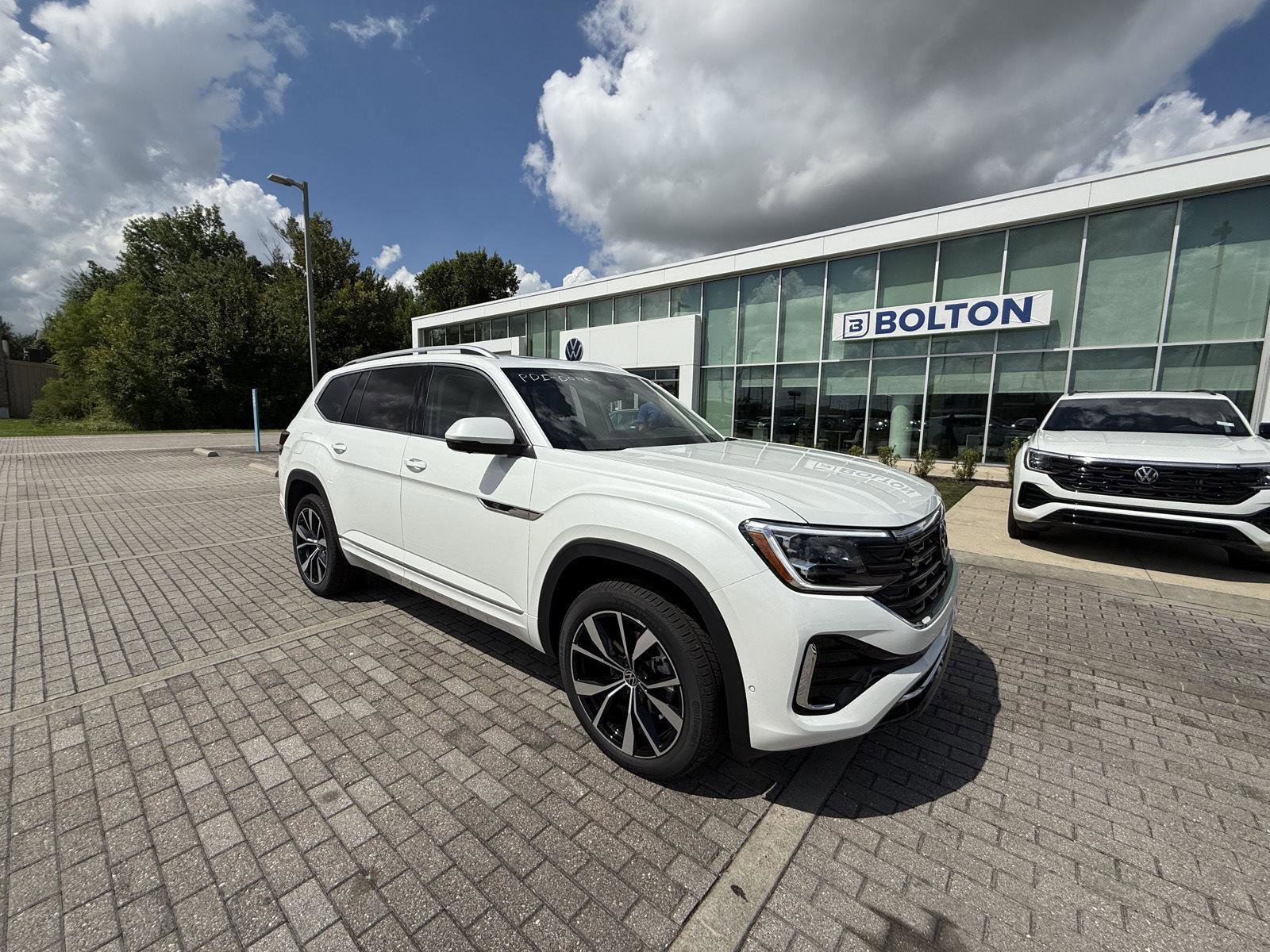 New 2025 Volkswagen Atlas SEL Premium R-Line image 2