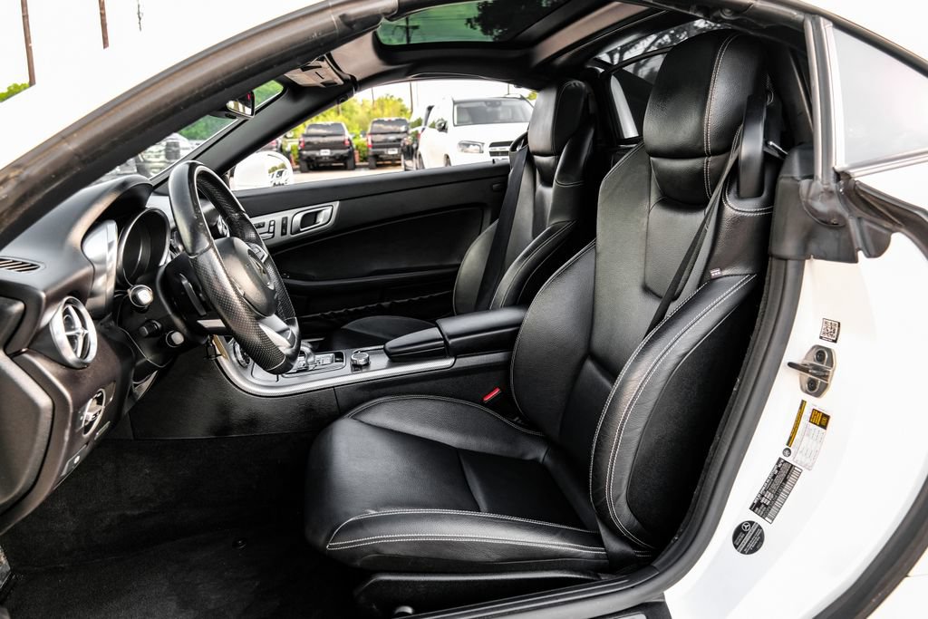 Used 2017 Mercedes-Benz SLC 300 image 30