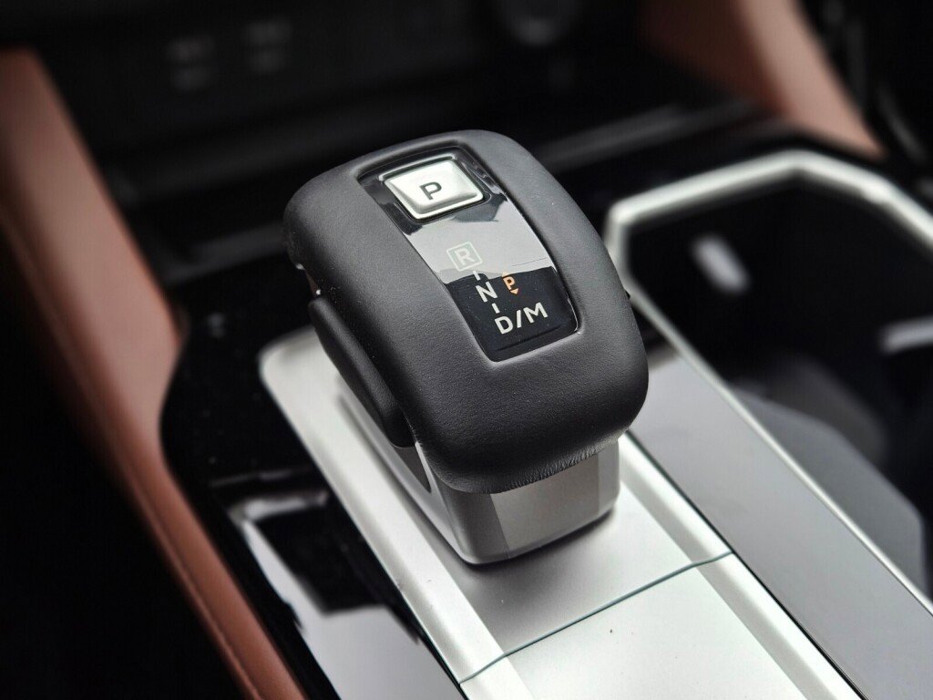 New 2025 Mitsubishi Outlander SEL image 25