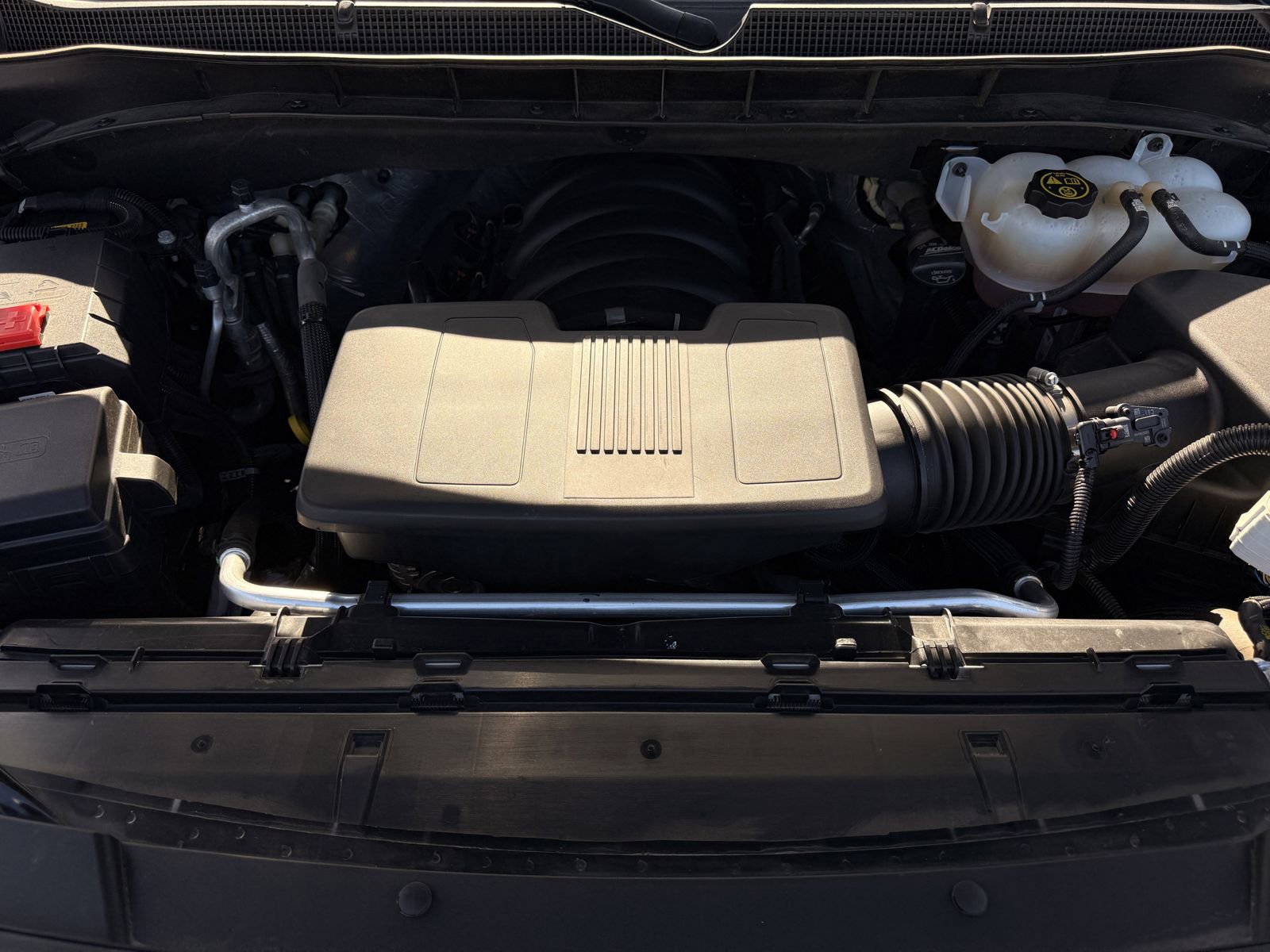 Used 2024 Chevrolet Suburban Z71 w/ Luxury Package image 32