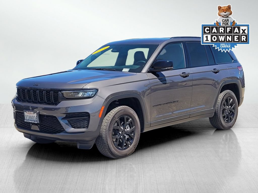 Used 2025 Jeep Grand Cherokee Altitude w/ Trailer Tow Package AWD/4WD image 8