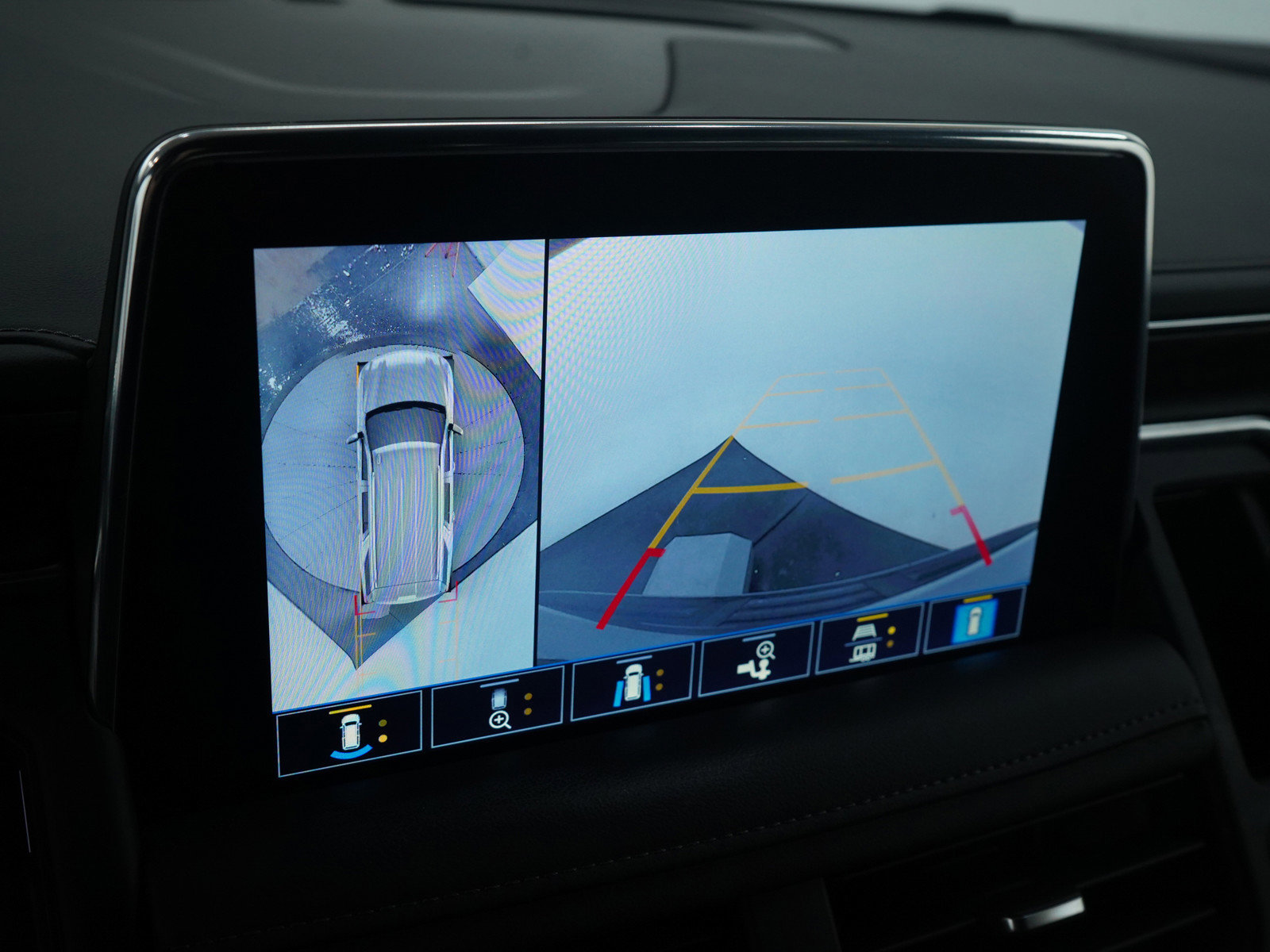 Used 2021 Chevrolet Tahoe Z71 w/ Luxury Package image 23