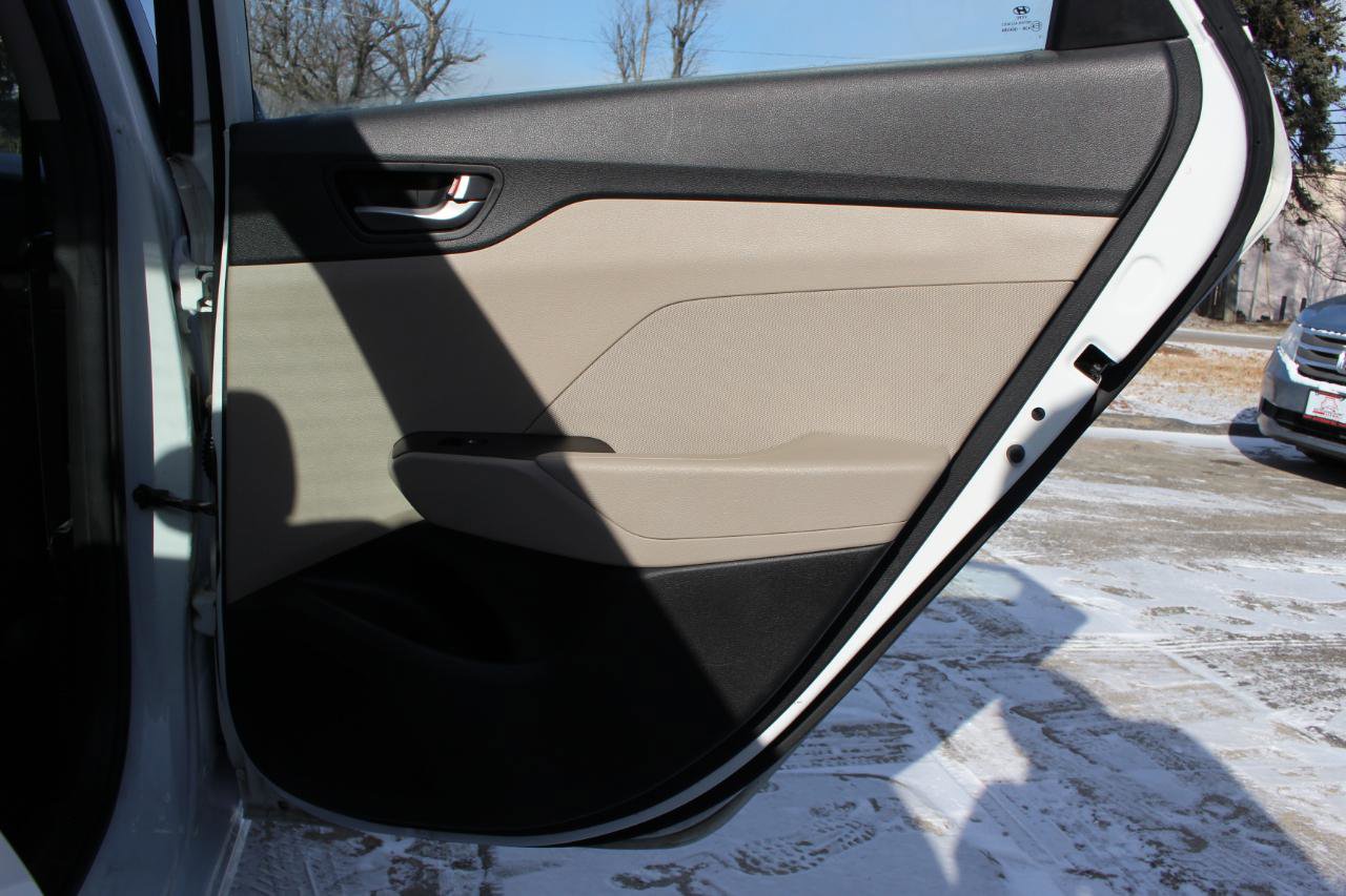 Used 2019 Hyundai Accent SE image 31