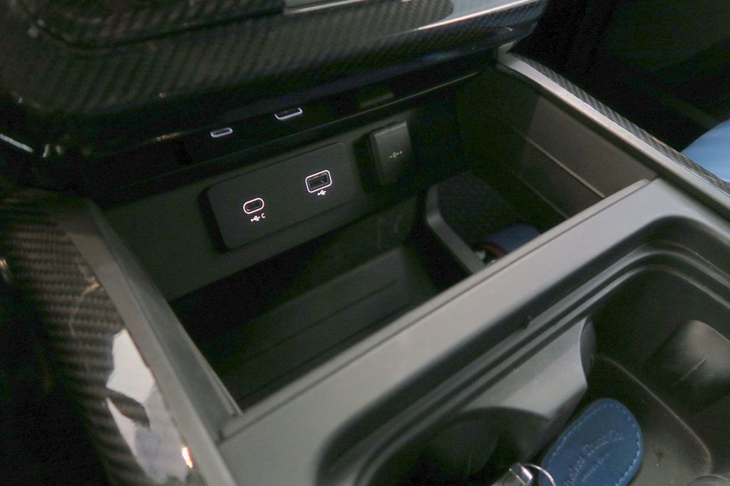 Used 2024 Land Rover Defender 110 X-Dynamic SE image 21