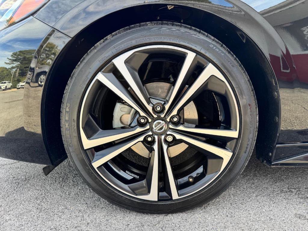 Used 2022 Nissan Sentra SR w/ SR Premium Package image 6