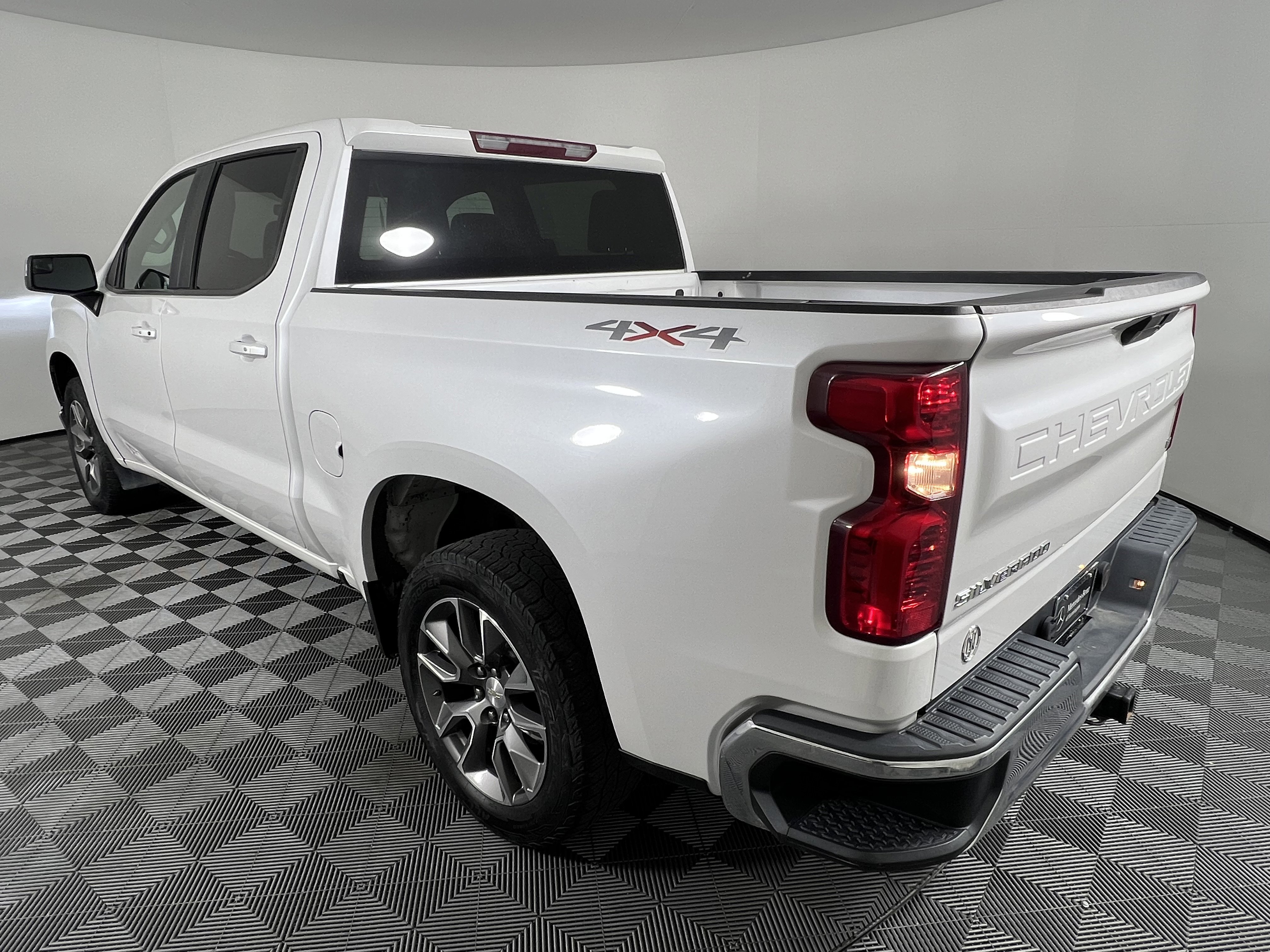 Used 2019 Chevrolet Silverado 1500 LT w/ All-Star Edition AWD/4WD image 10