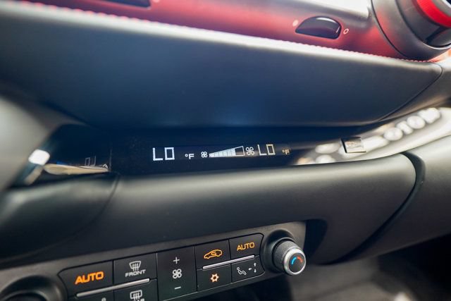 Used 2020 Ferrari 812 Superfast RWD image 74