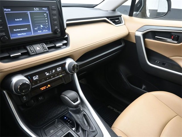 Used 2019 Toyota RAV4 XLE Premium image 32