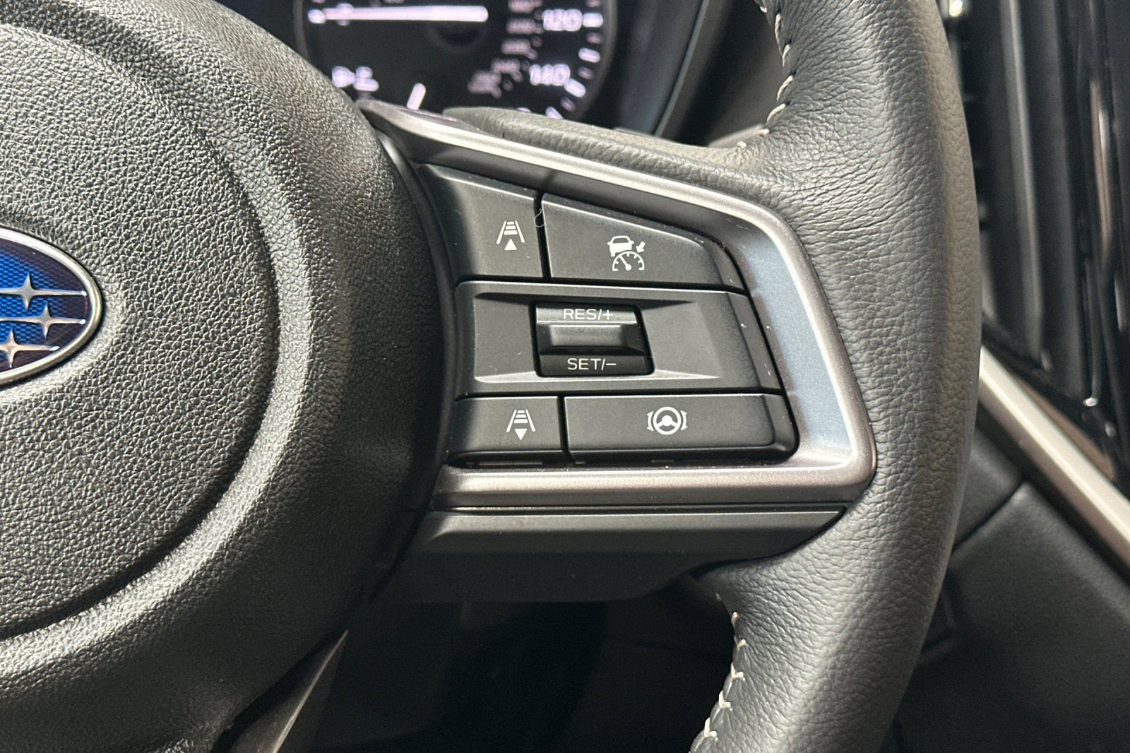Used 2025 Subaru Ascent Premium image 32