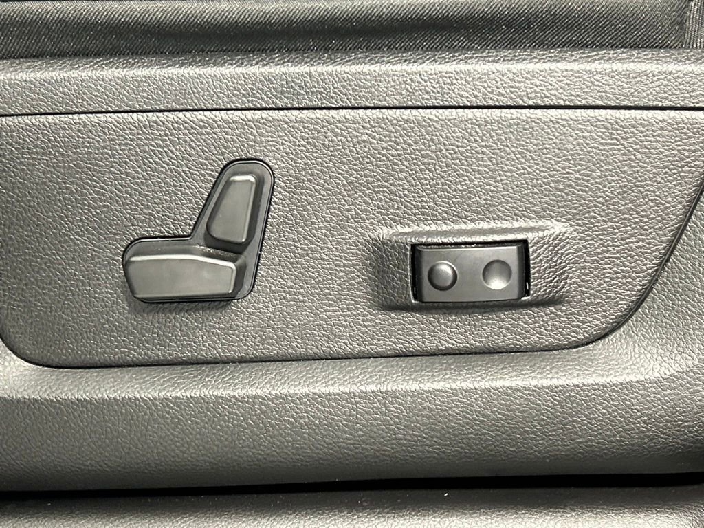 Used 2022 RAM 3500 Laramie w/ Max Tow Package image 32