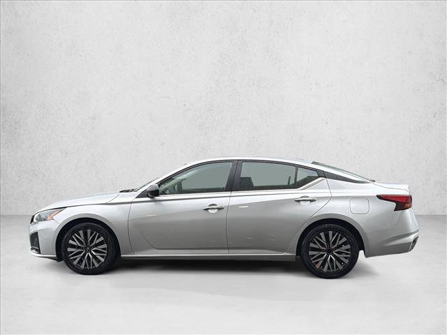 Used 2024 Nissan Altima 2.5 SV FWD image 8