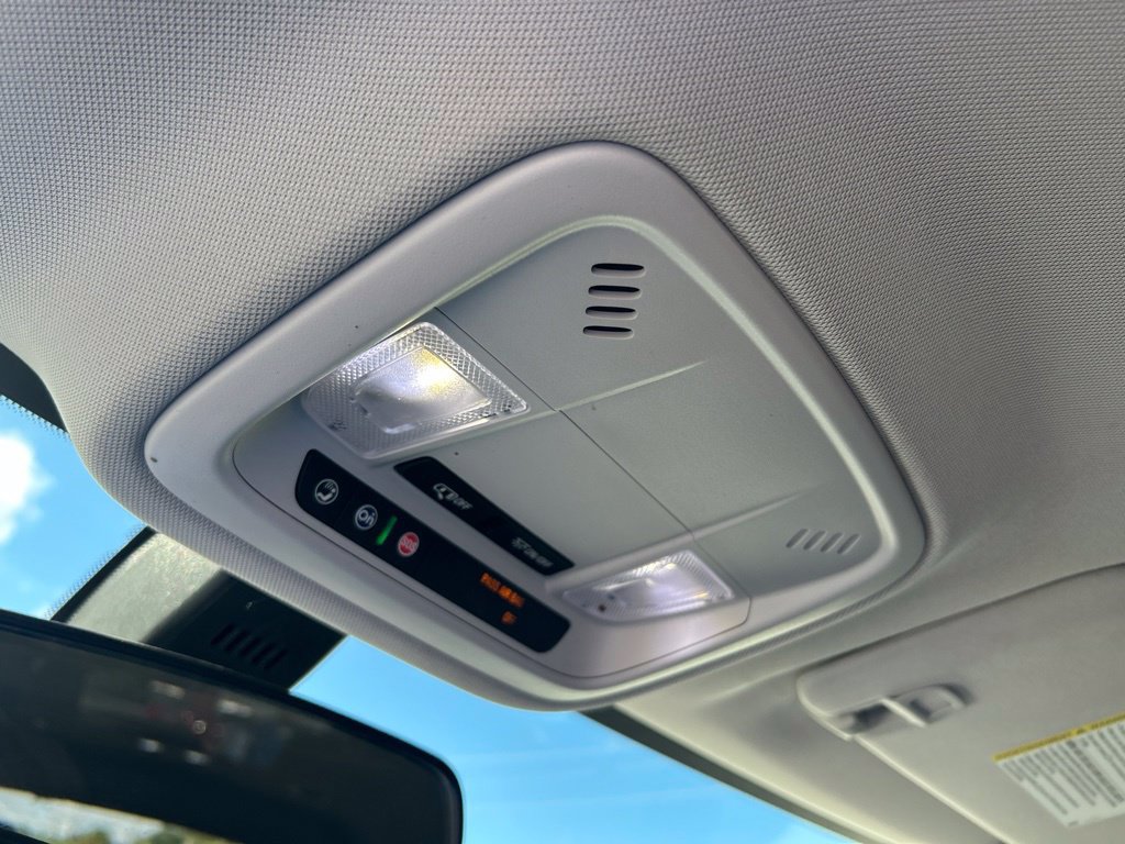 Used 2019 Chevrolet Traverse LT FWD image 44