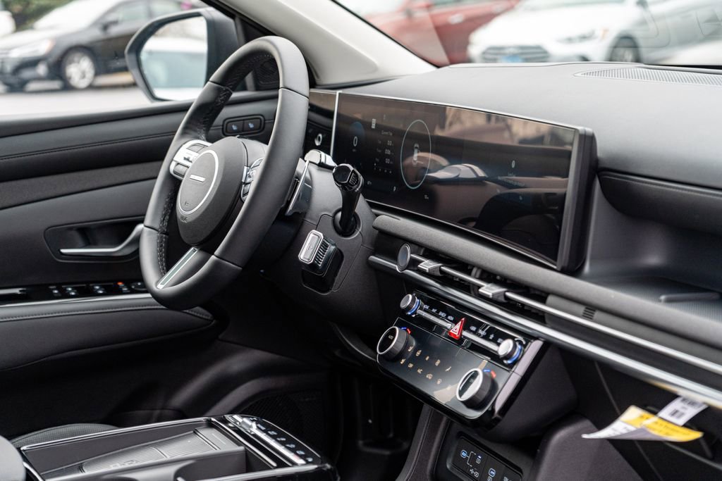 New 2025 Hyundai Tucson Limited image 12