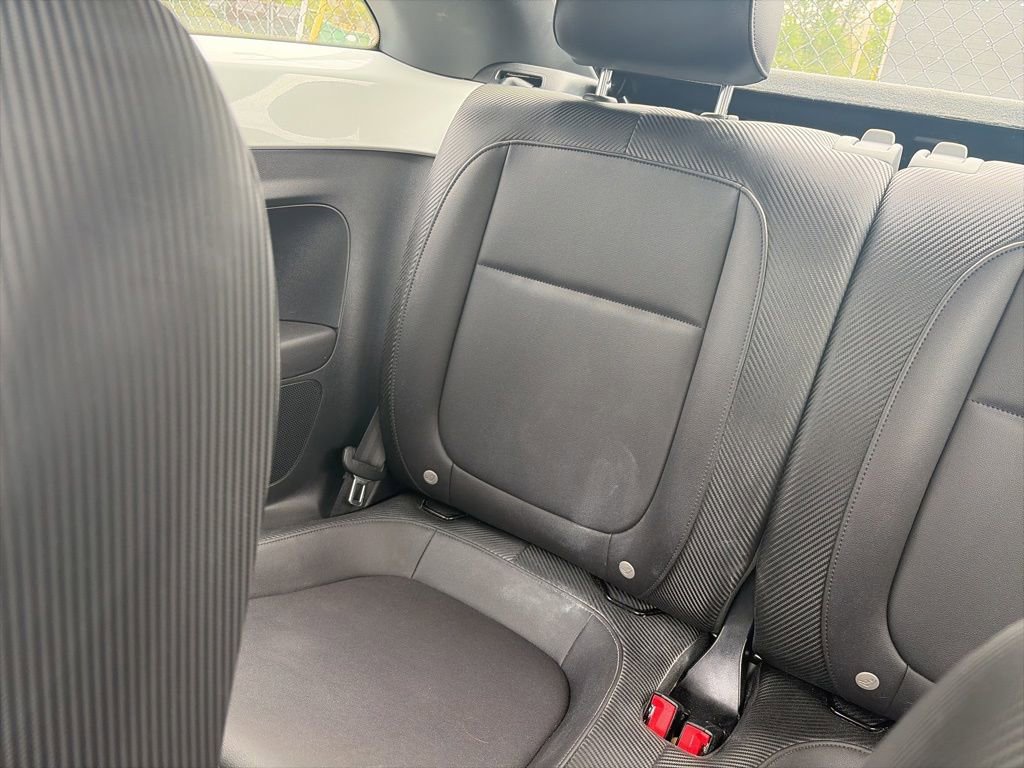 Used 2019 Volkswagen Beetle 2.0T SE FWD image 12