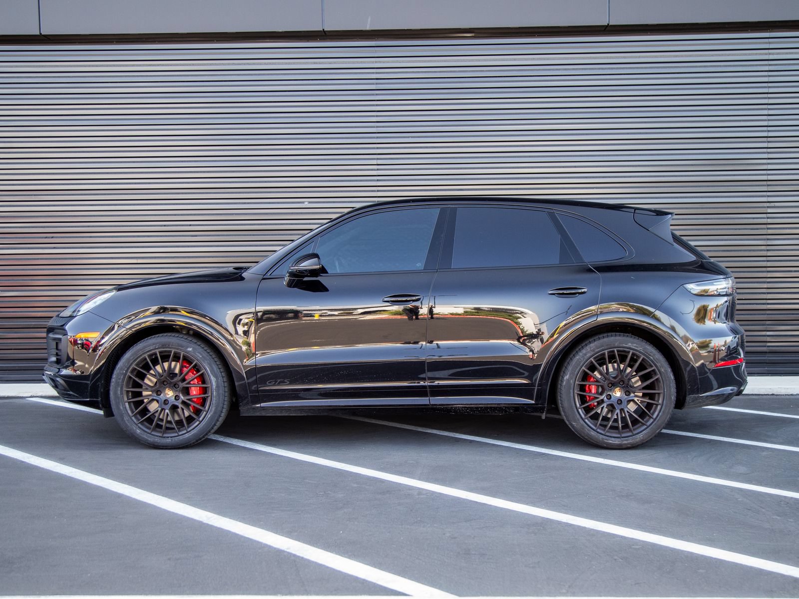Certified 2023 Porsche Cayenne GTS AWD/4WD image 2