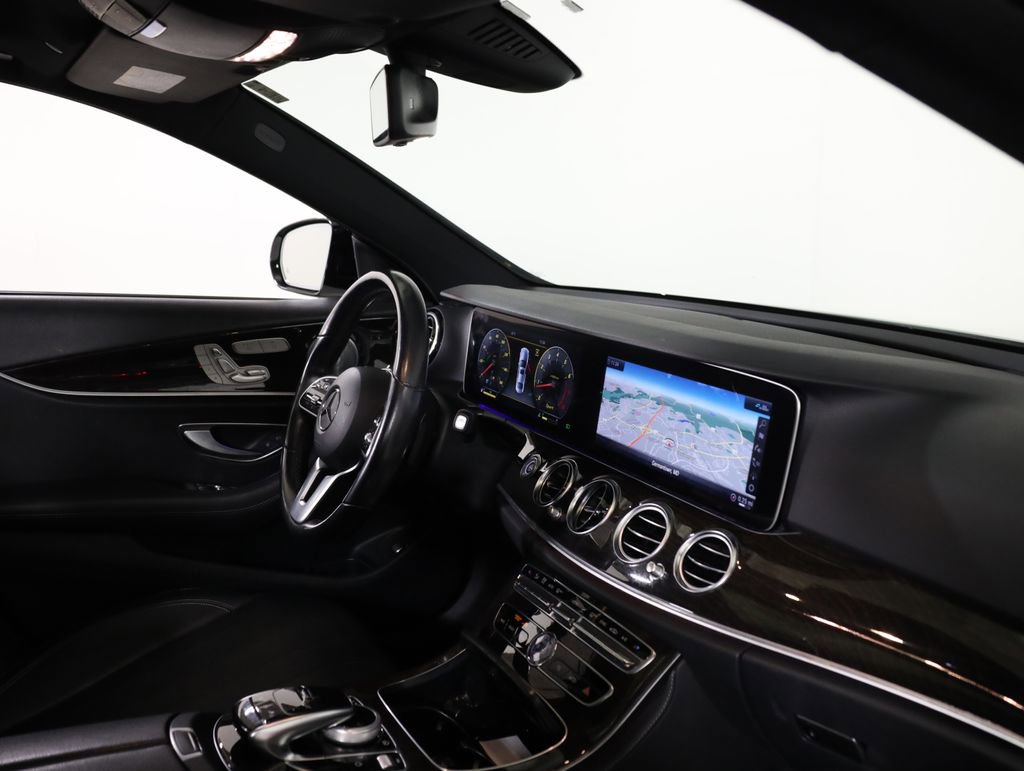 Certified 2019 Mercedes-Benz E 300 4MATIC image 39
