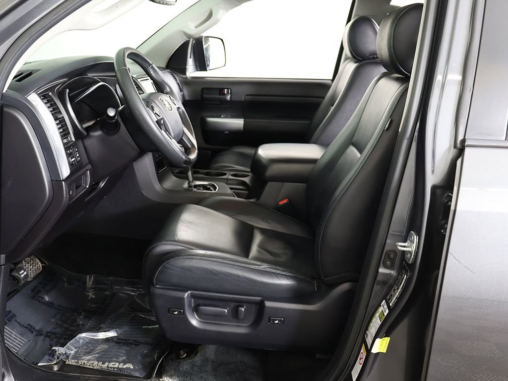 Used 2018 Toyota Sequoia TRD Sport image 31
