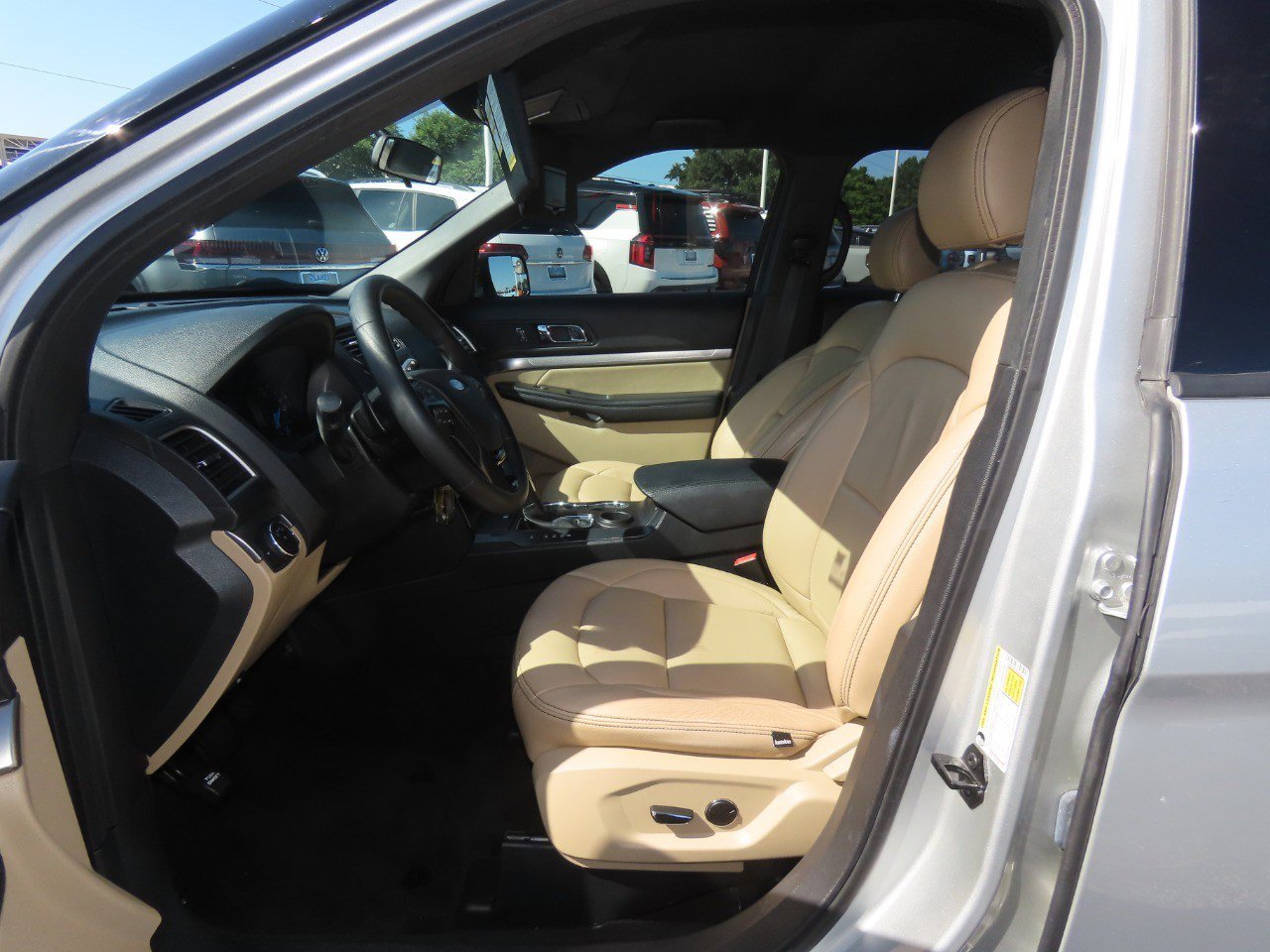 Used 2017 Ford Explorer FWD image 25