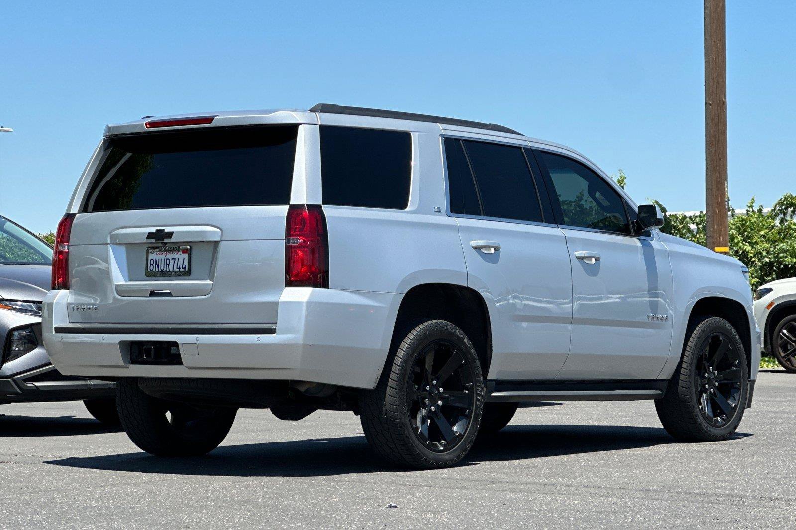 Used 2016 Chevrolet Tahoe LS RWD image 4