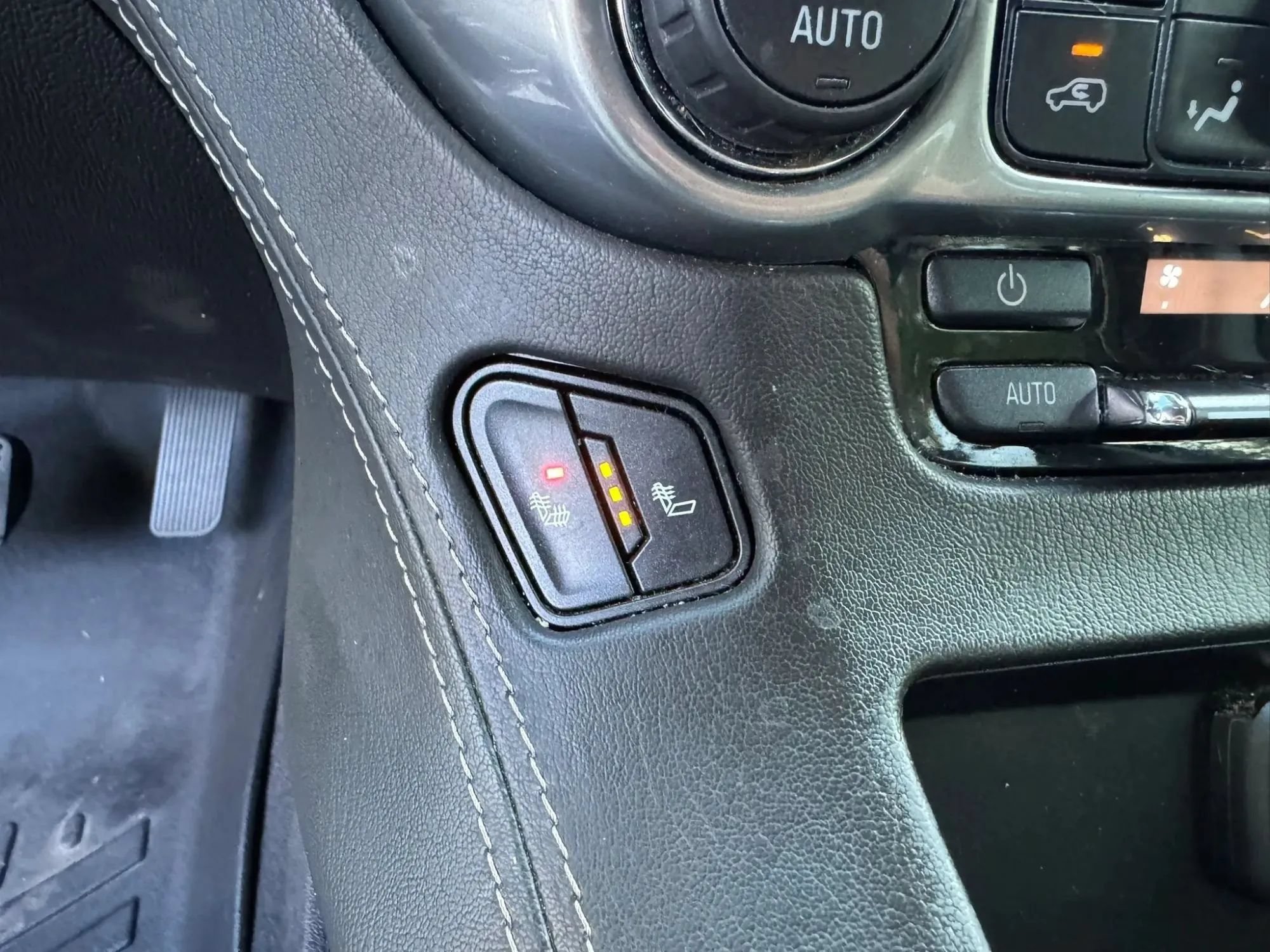 Used 2020 Chevrolet Suburban LT AWD/4WD image 19