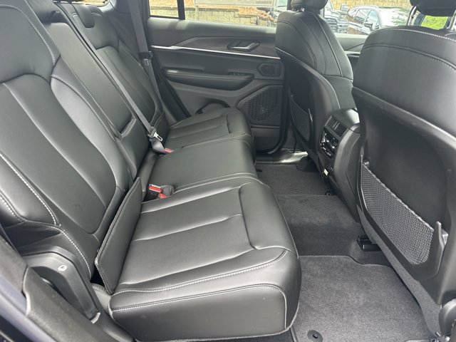 New 2026 Jeep Grand Cherokee Limited RWD image 15