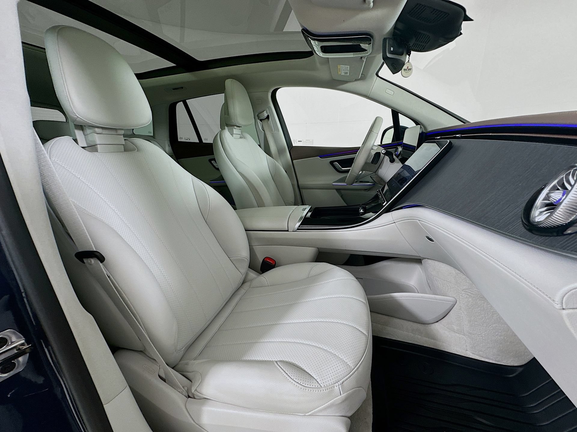 Certified 2023 Mercedes-Benz EQE 350+ 4MATIC SUV image 31