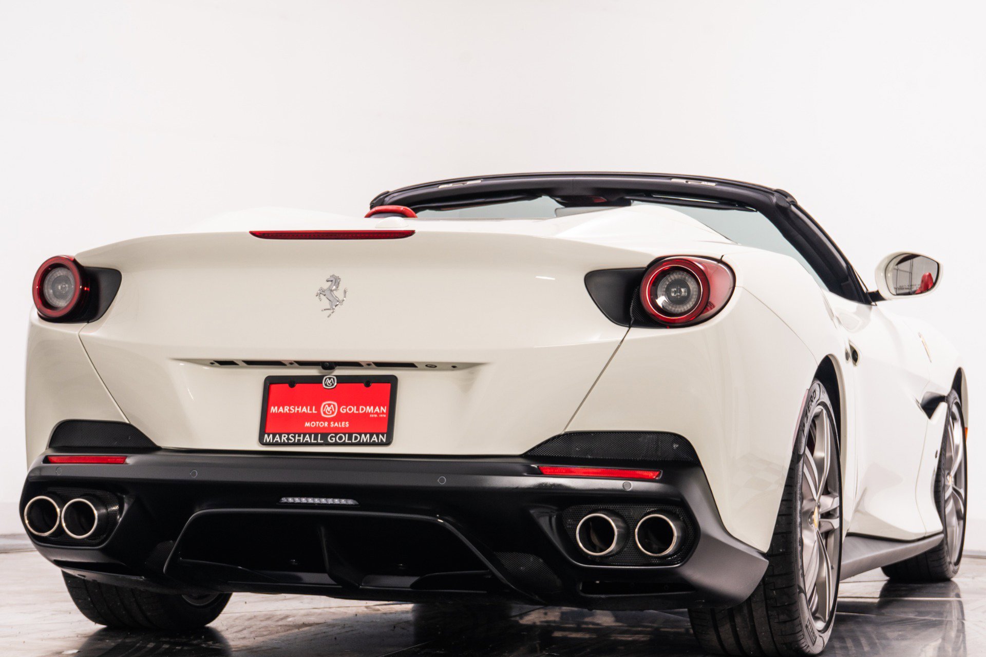 Used 2020 Ferrari Portofino image 9