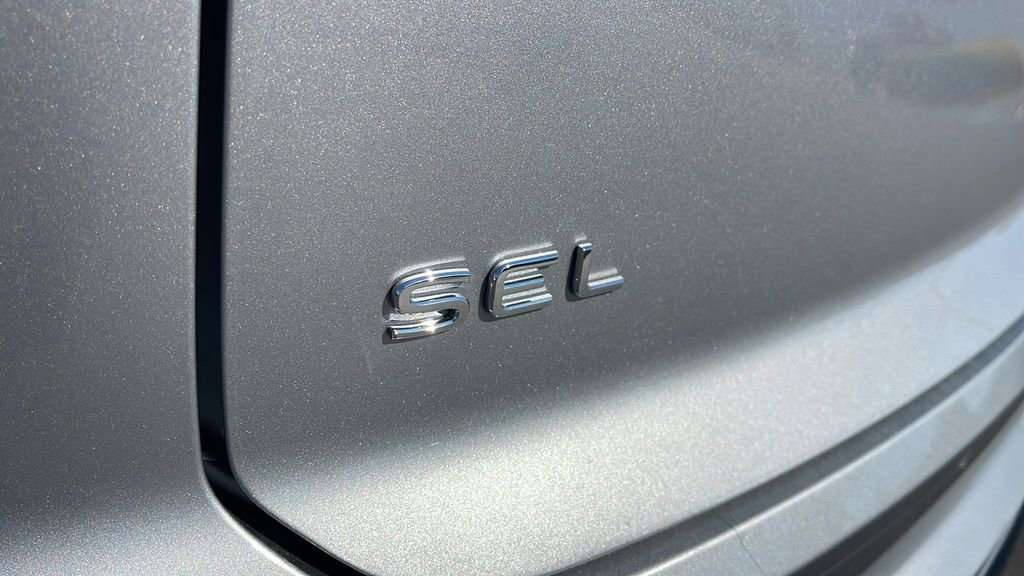 New 2025 Volkswagen Atlas Cross Sport SEL Premium R-Line image 29